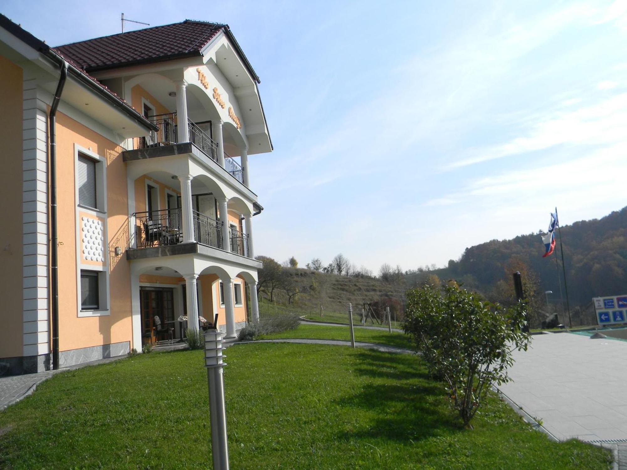 Vila Silva Marija Apartments Pišece Eksteriør billede