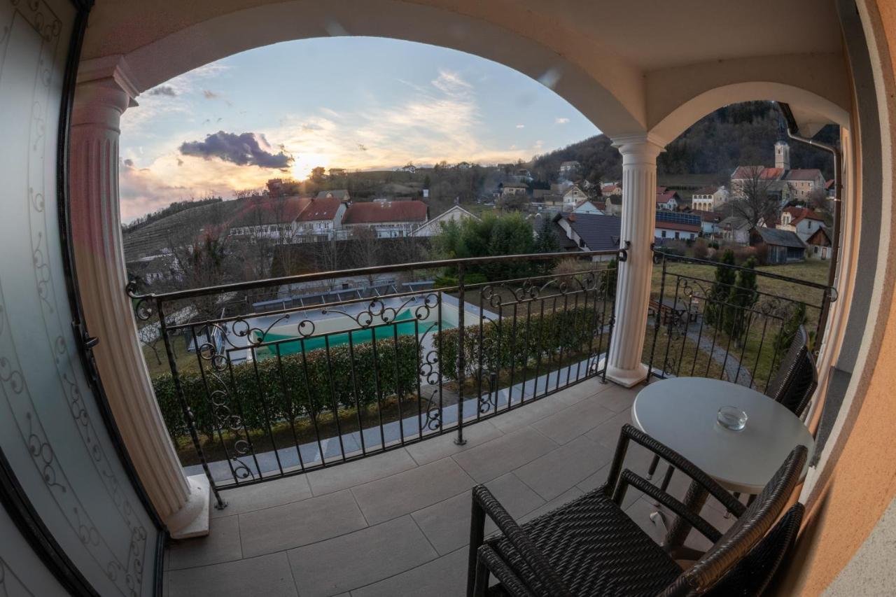 Vila Silva Marija Apartments Pišece Eksteriør billede